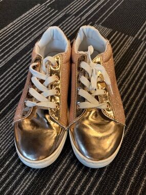Capelli of New York Rose Gold Metallic & Glitter Kids Sneakers size 4.